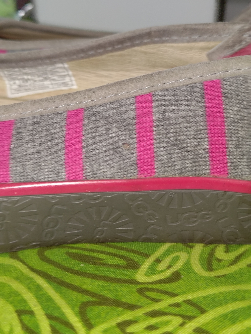 UGG Australia Women's 1796 Neema Gray Pink Striped Flats US 6 - Picture 9 of 15